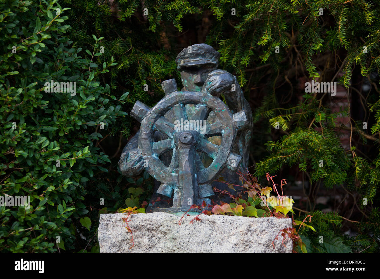 Scultura De Schipper dall artista Joris Baudion a Walsrode, Lüneburg Heath / Lunenburg brughiera, Bassa Sassonia, Germania Foto Stock