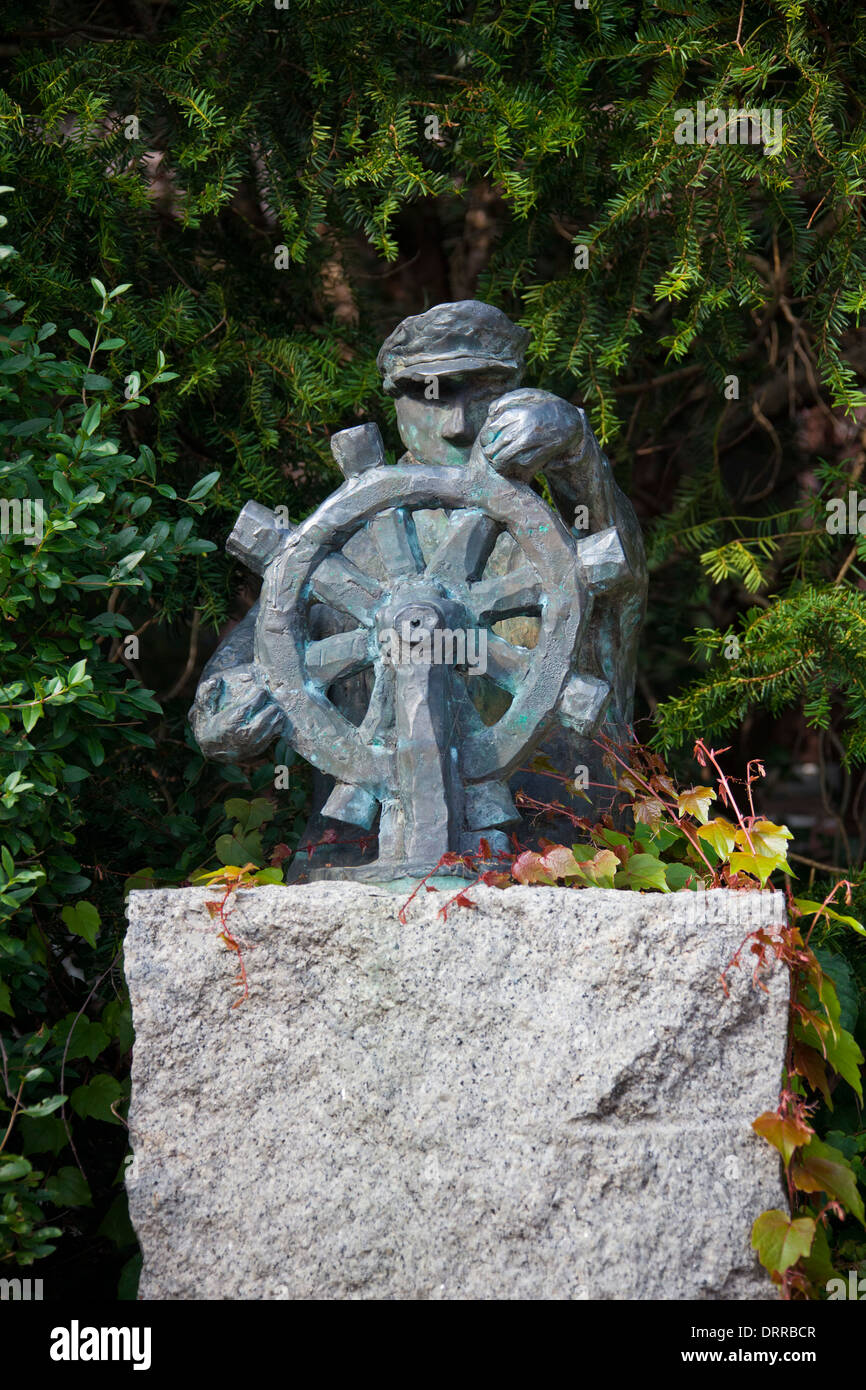 Scultura De Schipper dall artista Joris Baudion a Walsrode, Lüneburg Heath / Lunenburg brughiera, Bassa Sassonia, Germania Foto Stock