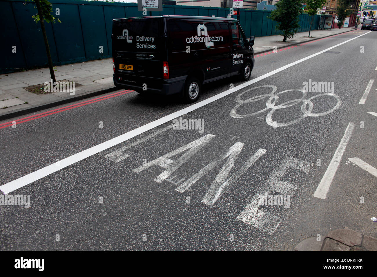 Svuotare Olympic Lane è visto nel sud di Londra il 18 luglio 2012. Foto Stock