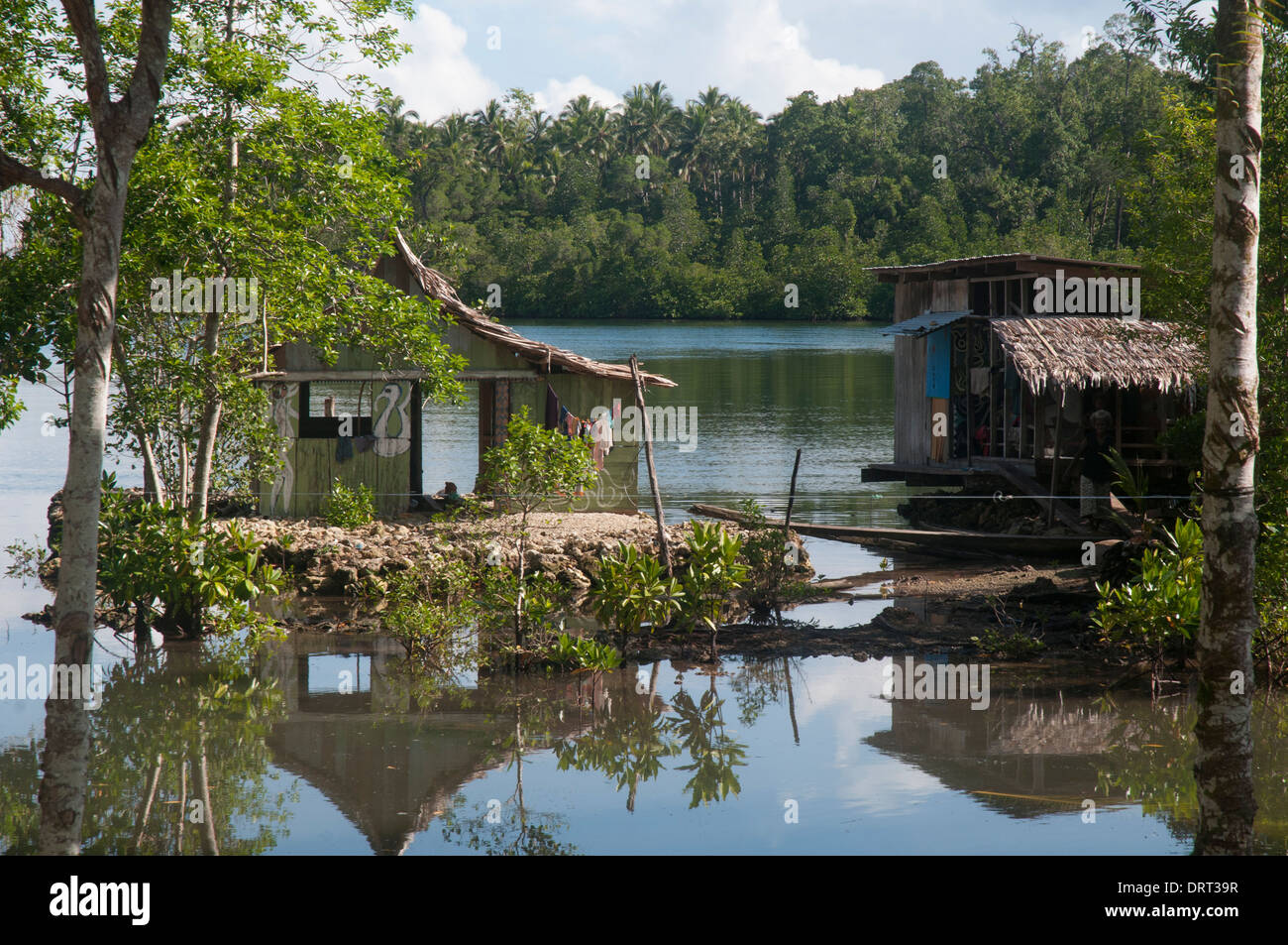 Le case galleggianti al villaggio Hambere, Kolombangara Isola, provincia occidentale, Isole Salomone Foto Stock