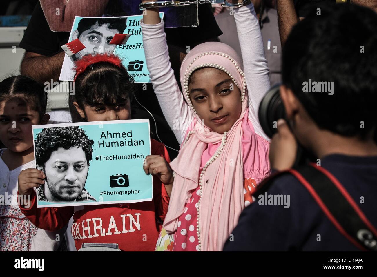 Abu Saiba, Bahrain. 31 gennaio, 2014. Il sit-in di girare per il problema della dissoluzione della secolare sciiti e lottano contro la comunità sciita dalla parola di opposizione, in Abu Saiba, Bahrein, il 31 gennaio 2014. (Credito Immagine: © Ahmed Alfardan/NurPhoto/ZUMAPRESS.com) Credito: ZUMA Press, Inc./Alamy Live News Foto Stock