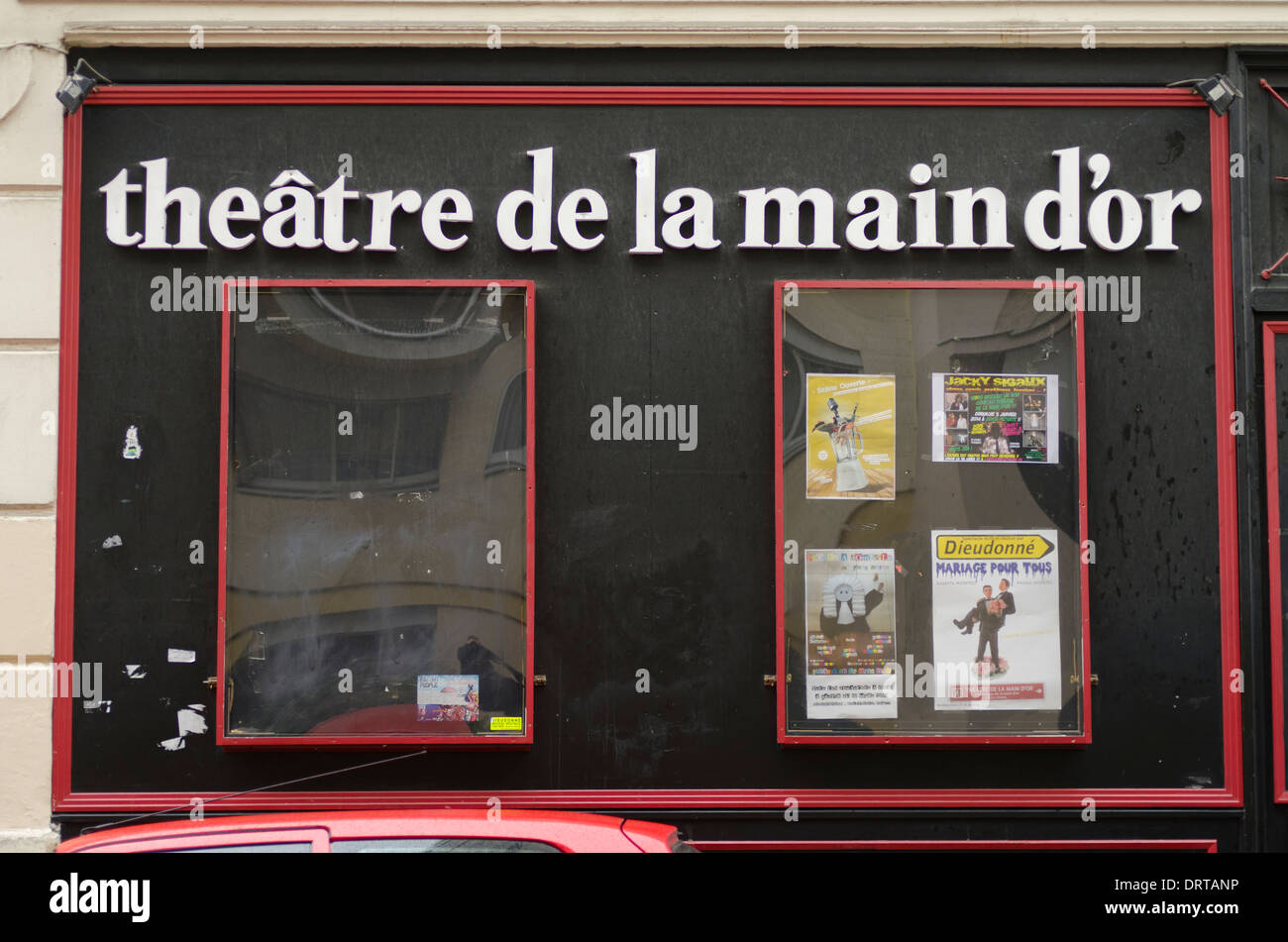 Segno al Theatre de la main d'or, casa francese del comico Dieudonne a Parigi, Francia Foto Stock