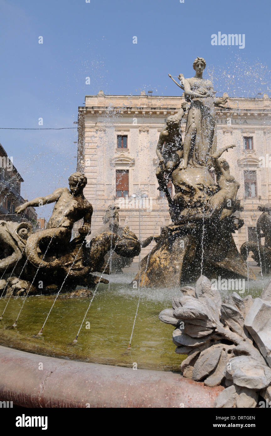 La famosa Fontana di Diana in piazza archimede siracusa, il sito patrimonio mondiale dell'unesco in Sicilia Foto Stock