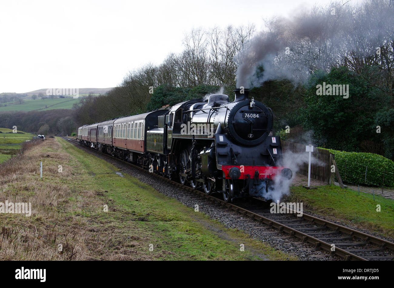 Treno a vapore uscire con il servizio passeggeri sulla linea heritage Foto Stock