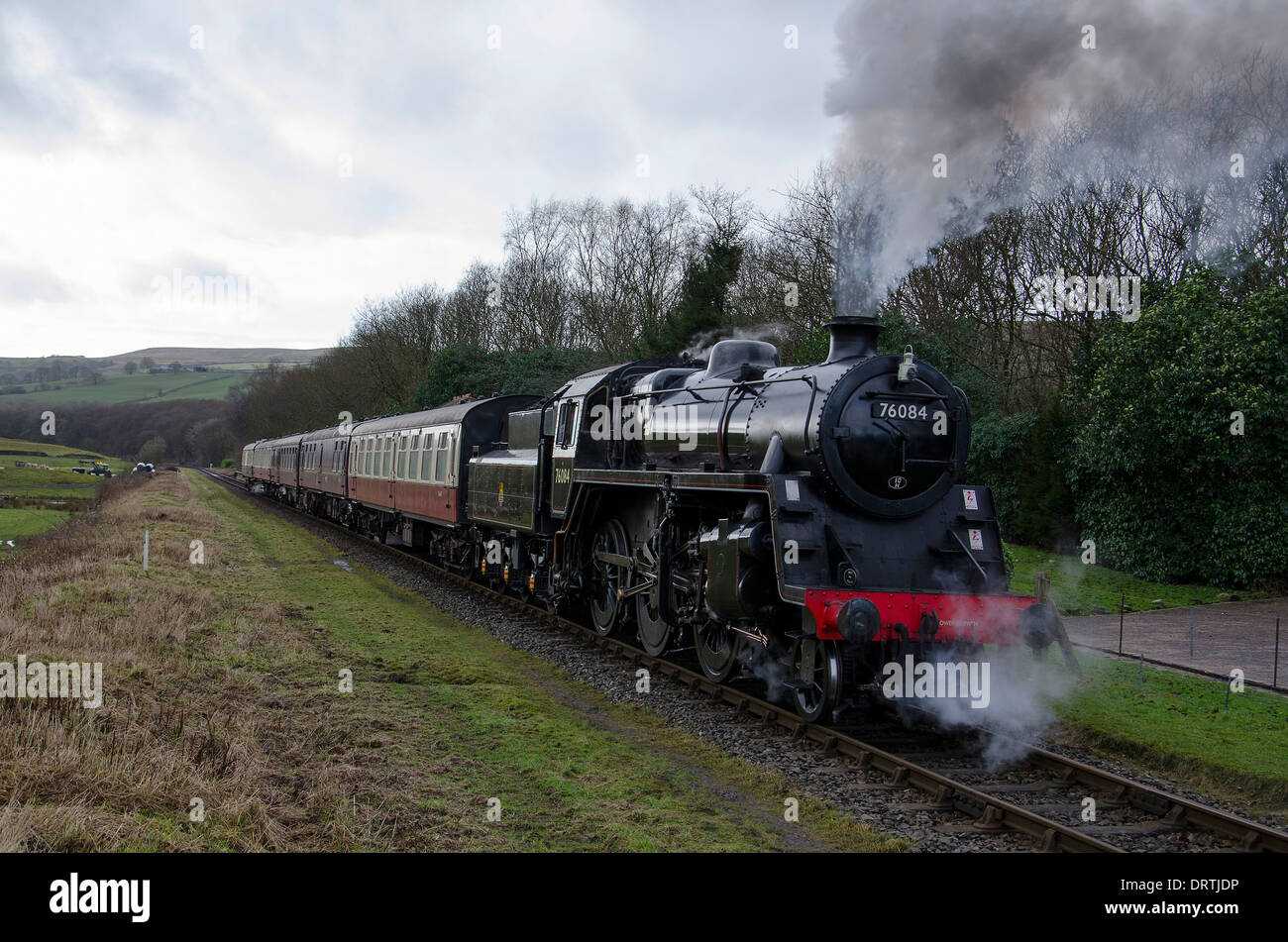 Treno a vapore uscire con il servizio passeggeri sulla linea heritage Foto Stock