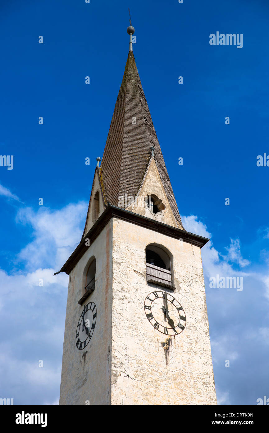 Chiesa dell'Engadina, villaggio di Ardez, Svizzera Foto Stock