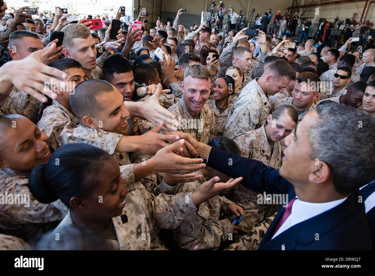 Il presidente statunitense saluta le truppe durante un rally al Marine Corps base Camp Pendleton Agosto 7, 2013 in Camp Pendleton, CA. Foto Stock