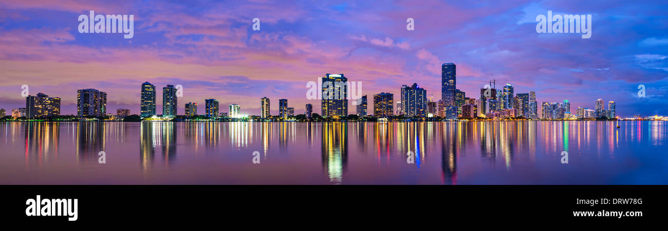 Miami, Florida skyline a Biscayne Bay. Foto Stock