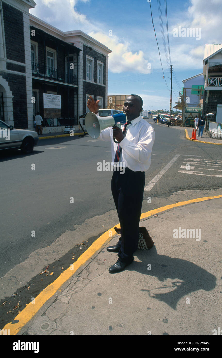 Basseterre St Kitts predicatore con Megafono Foto Stock