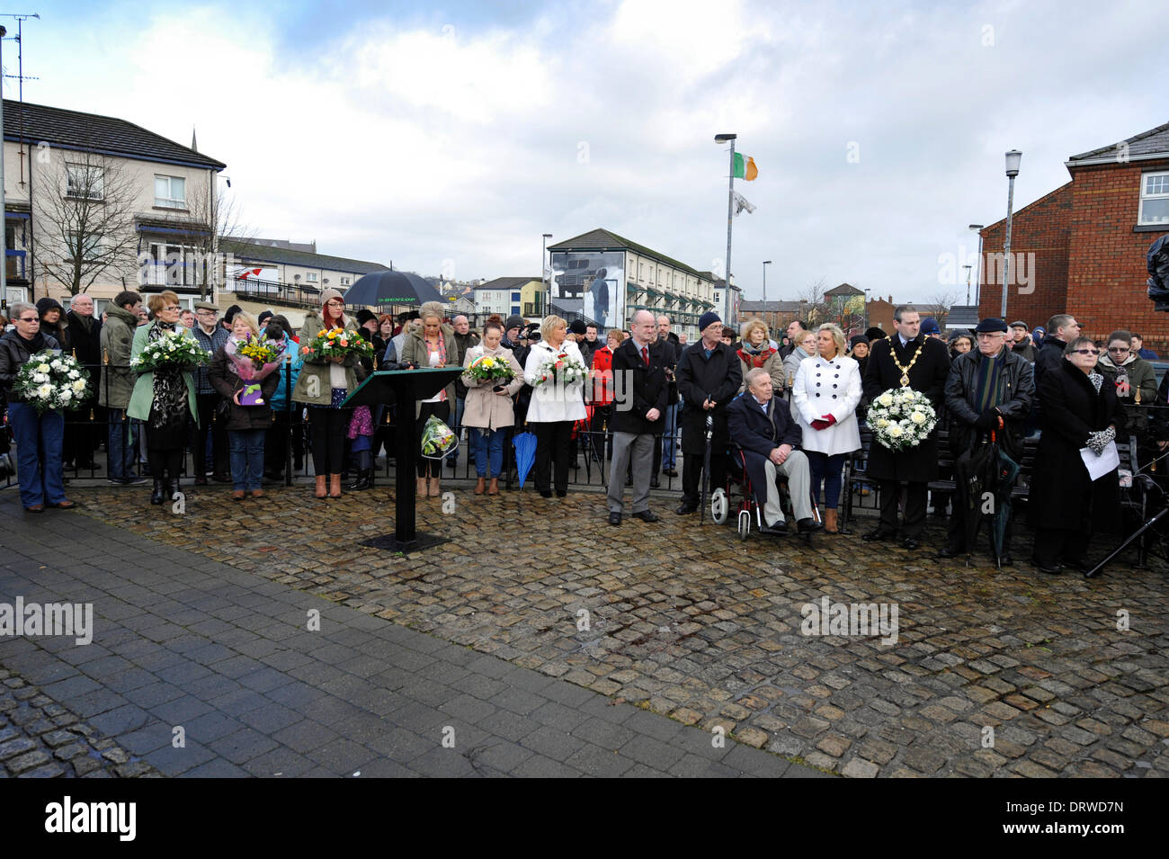 Derry, Londonderry, Irlanda del Nord, Regno Unito, 2 Feb 2014 - domenica sanguinante marzo per la giustizia. Migliaia di persone, comprese le famiglie e i parenti e i sostenitori di raccogliere in Derry per ripercorrere il percorso dei diritti civili marzo il 30 gennaio 1972 quando 13 civili sono stati sparato e ucciso da British paracadutisti, in quello che è diventato noto come Bloody Sunday. Credito: George Sweeney/Alamy Live News Foto Stock