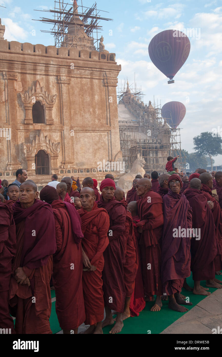L'Ananda pagoda festival a Bagan. Foto Stock