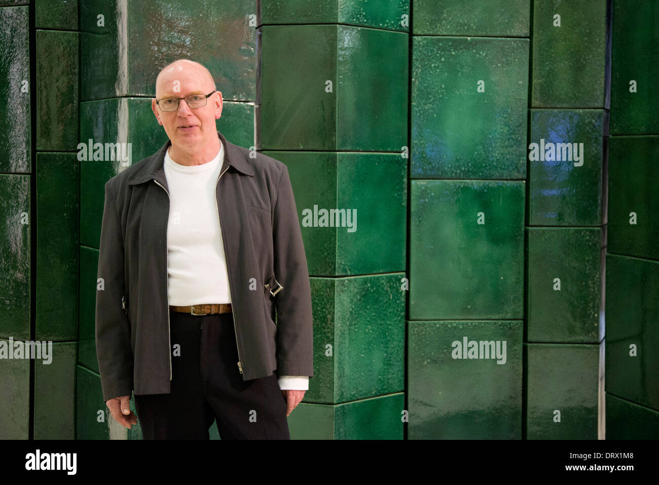 Retrospettiva del Turner Prize Winner Richard Deacon alla Tate Britain, London, England, Regno Unito Foto Stock