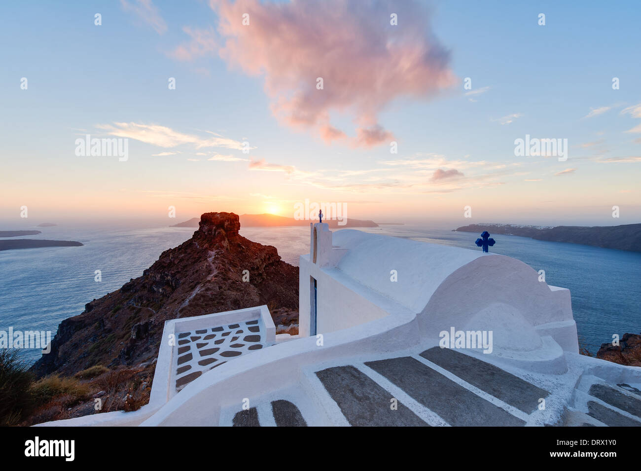 Skaros Rock Santorini al tramonto Foto Stock