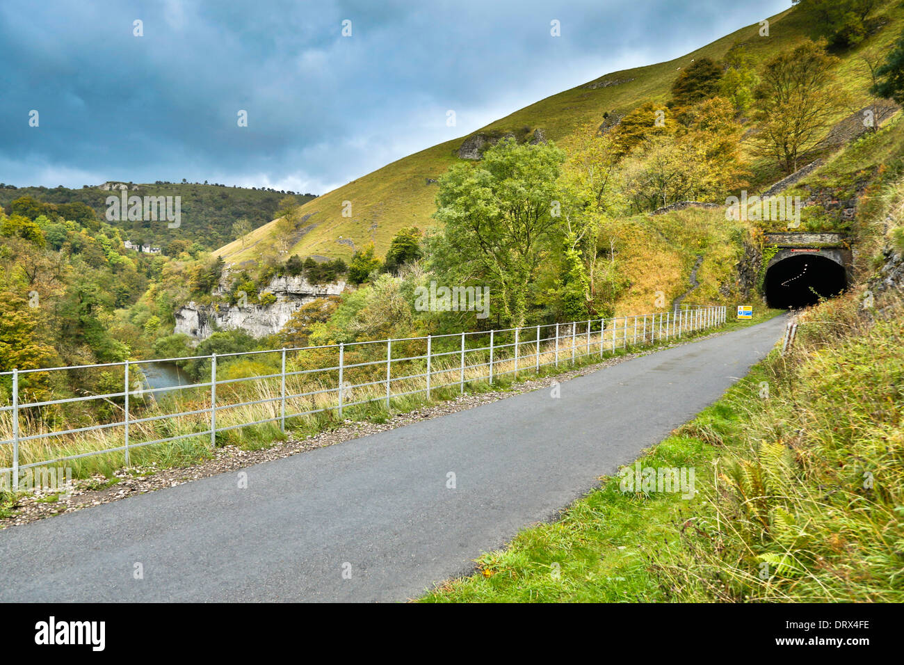 Monsal Dale Trail; Cressbrook Tunnel; Derbyshire, Regno Unito Foto Stock