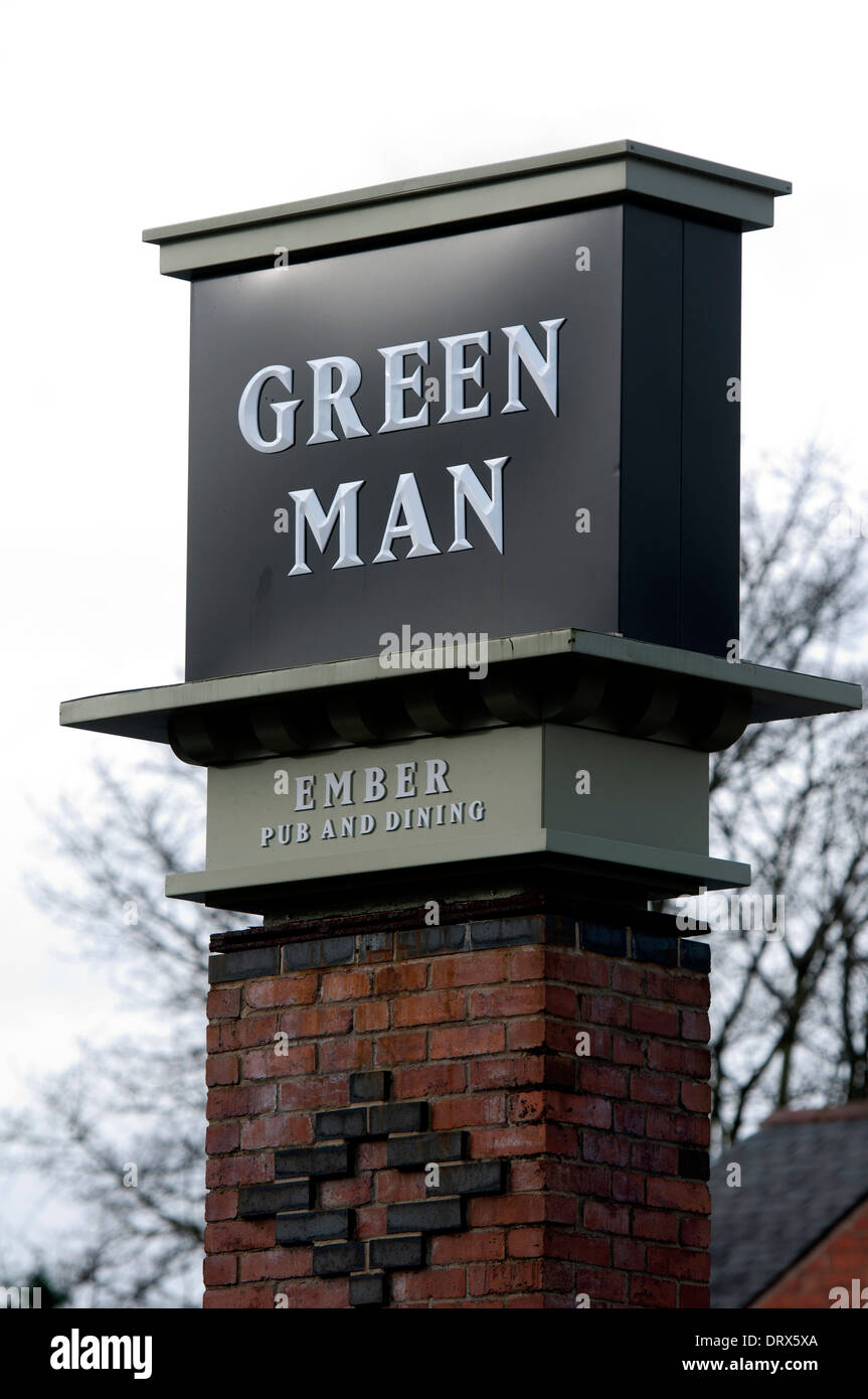Il Green Man pub segno, Kenilworth, Warwickshire, Inghilterra, Regno Unito Foto Stock