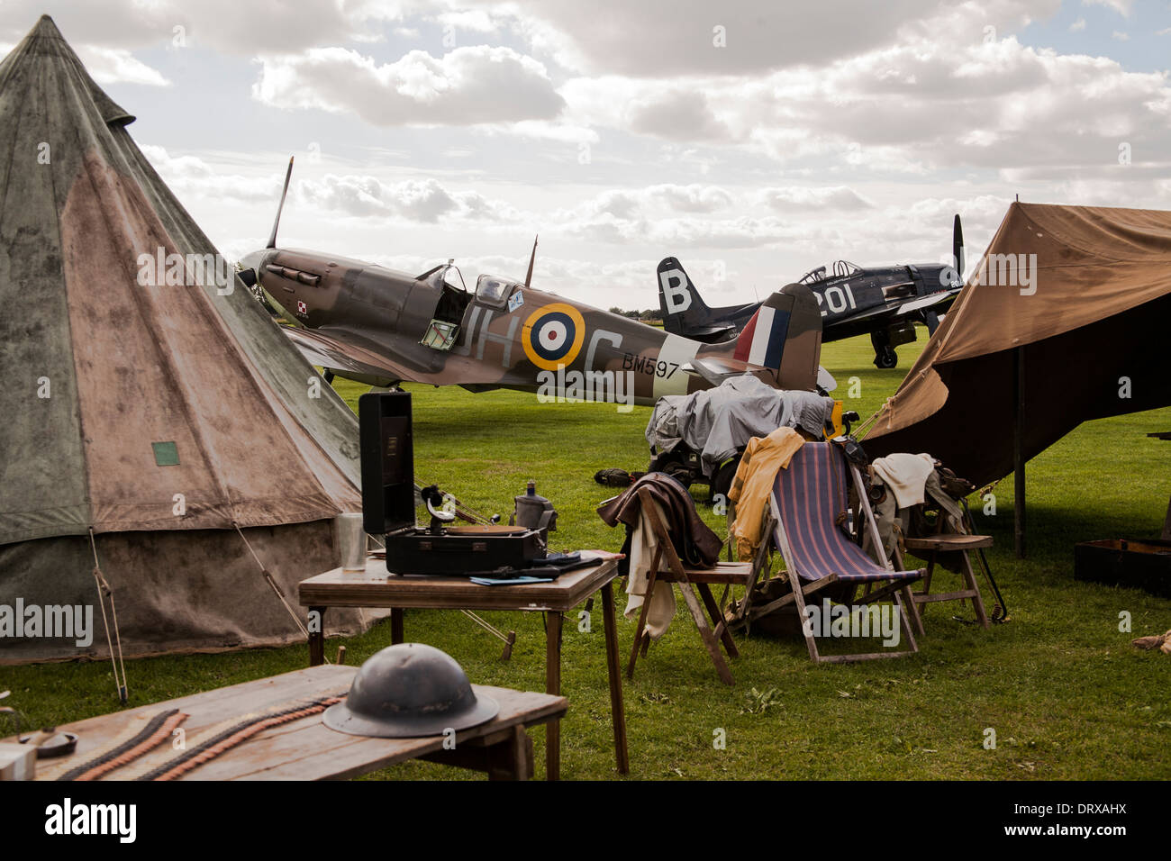 Spitfire aereo da combattimento in standby Foto Stock