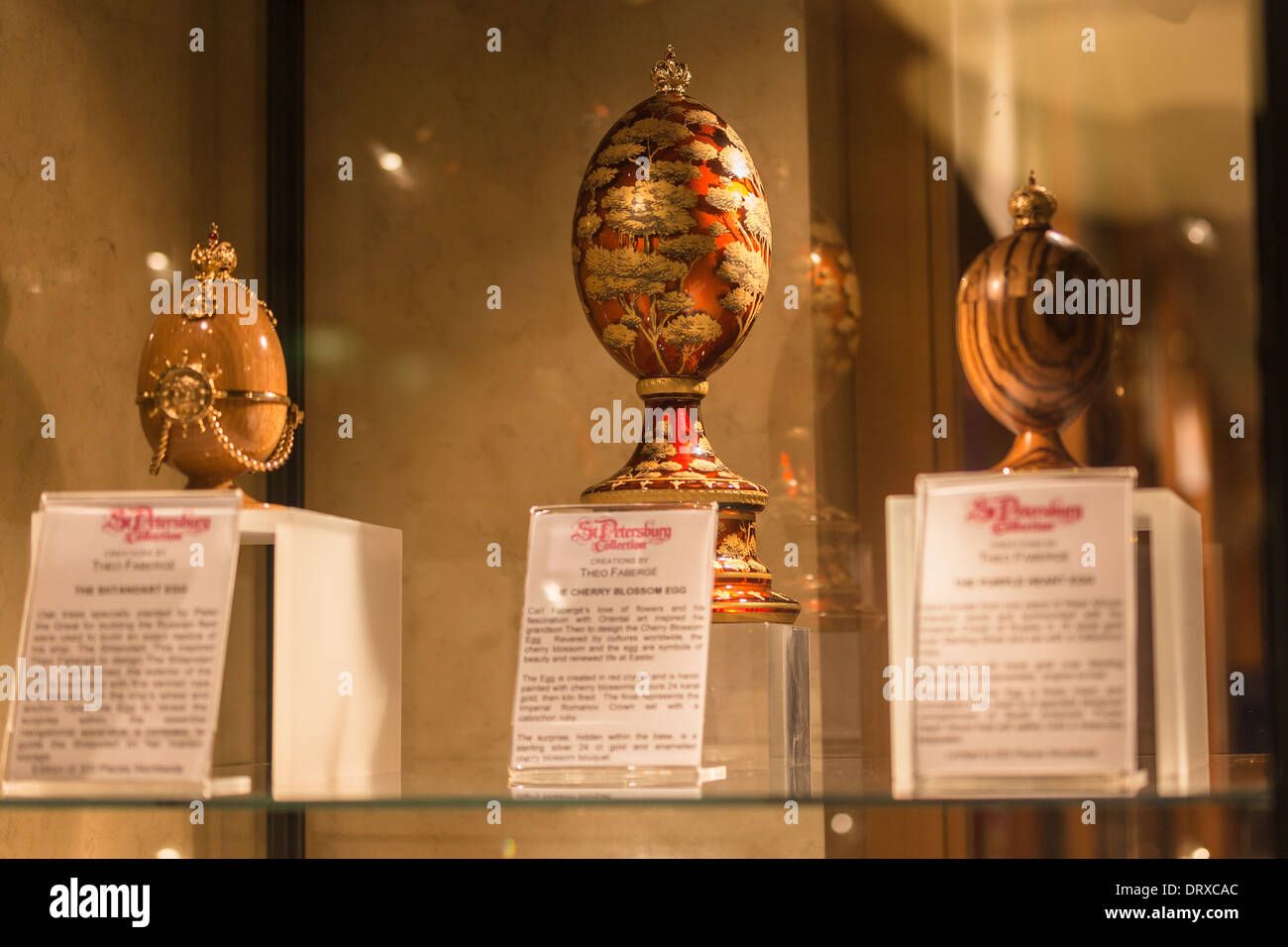'Cherry Blossom' uovo. Uovo di Faberge sul display. Foto Stock
