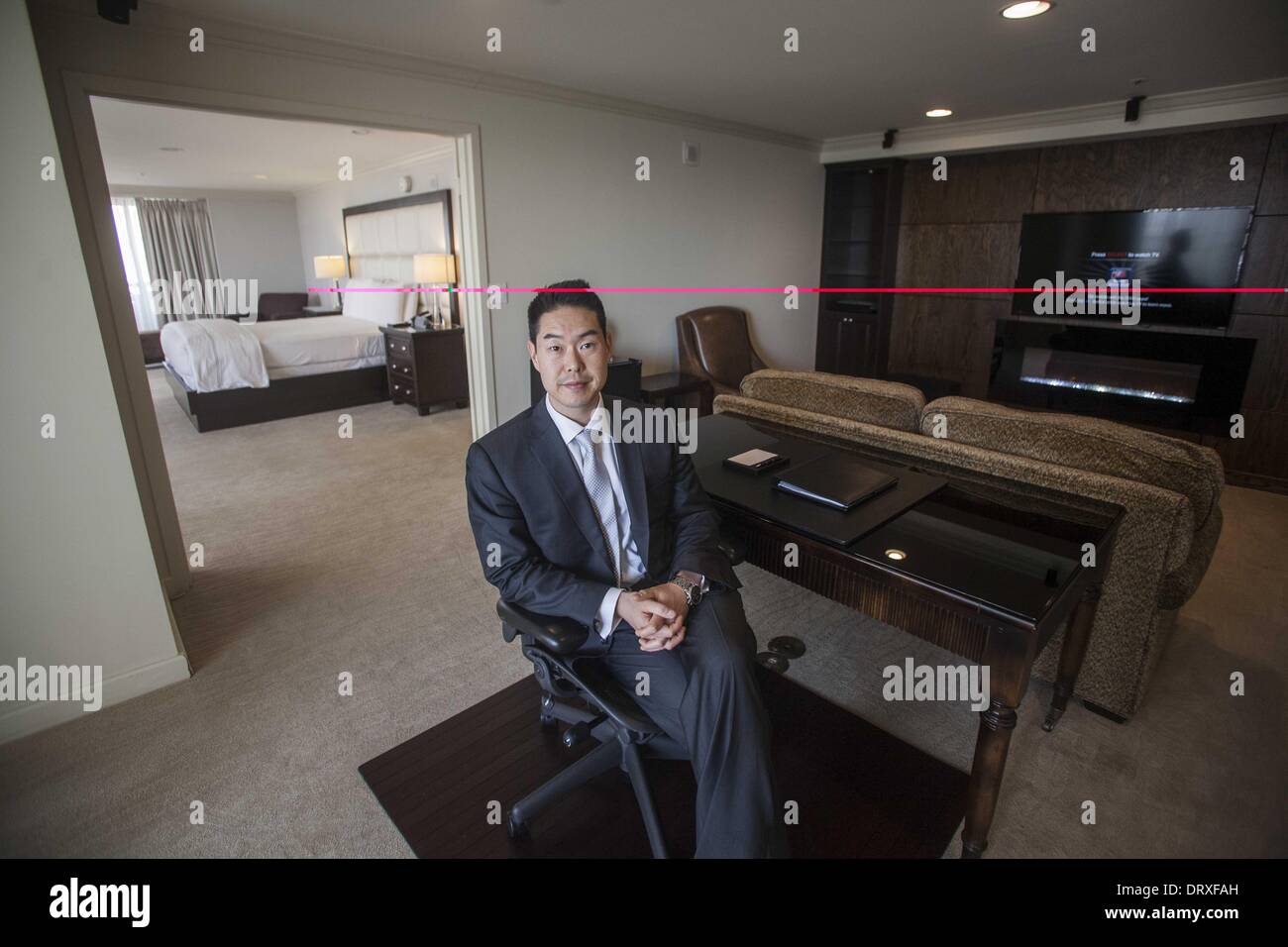 Los Angeles, California, USA. 28 gen 2014. Steve Choe, General Manager di Hotel Intercontinental Los Angeles Century City. © Ringo Chiu/ZUMAPRESS.com/Alamy Live News Foto Stock