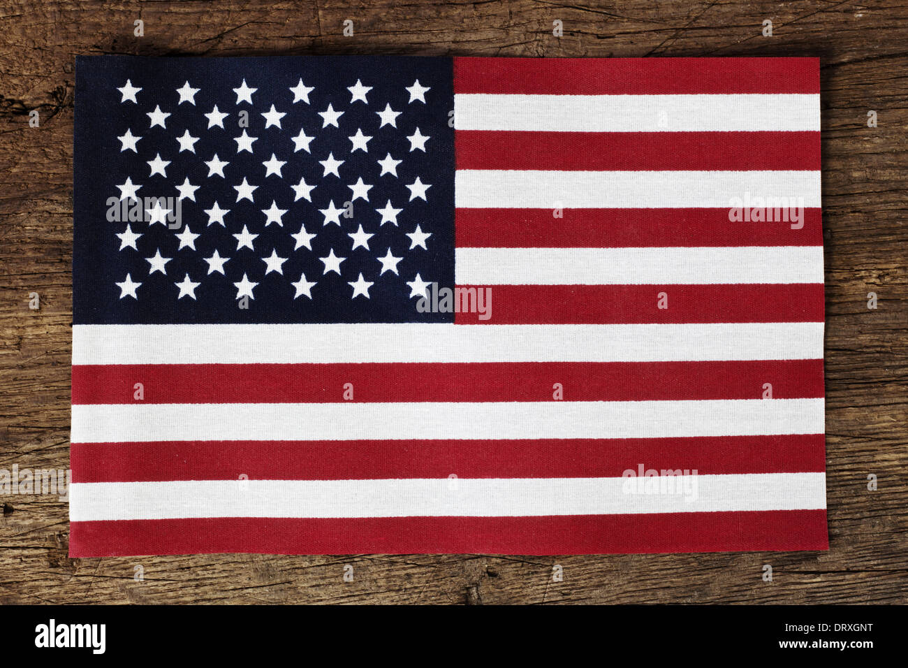 Bandiera degli Stati Uniti su sfondo di legno Foto Stock