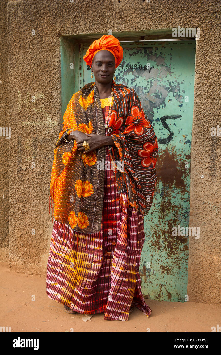 Le donne vestite per un matrimonio, Banjul (Gambia Foto Stock