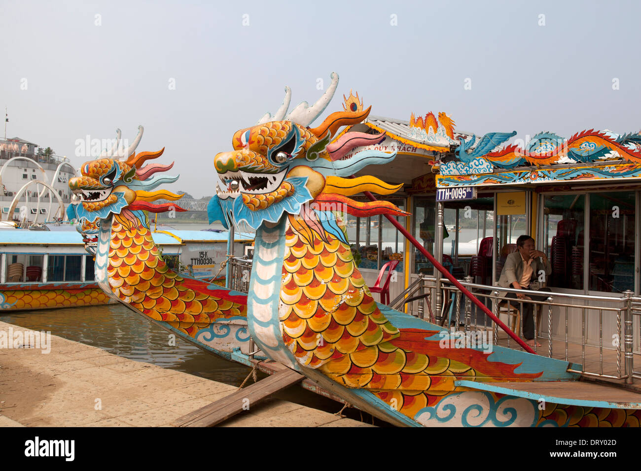 Tour del drago barche sul Fiume Hue Vietnam Foto Stock