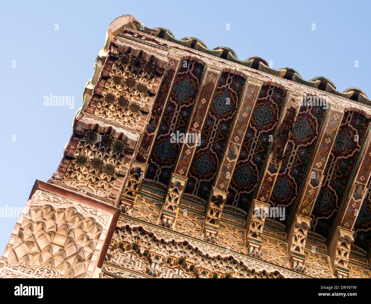 MARRAKECH, MAROCCO - 24 GENNAIO 2014: Dettaglio scultura Moschea Sidi bel Abbes Foto Stock
