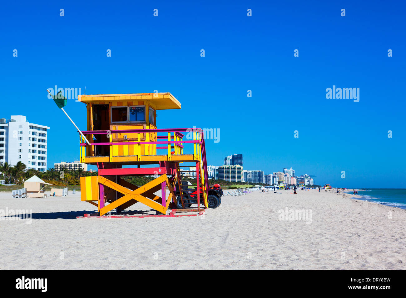 Miami Beach Florida, bagnino torre in una tipica colorato stile Art Deco Foto Stock