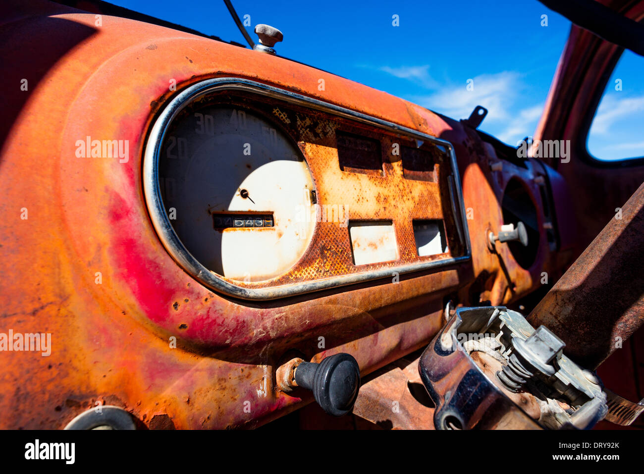 Vintage abbandonato cruscotto dell'automobile Foto Stock