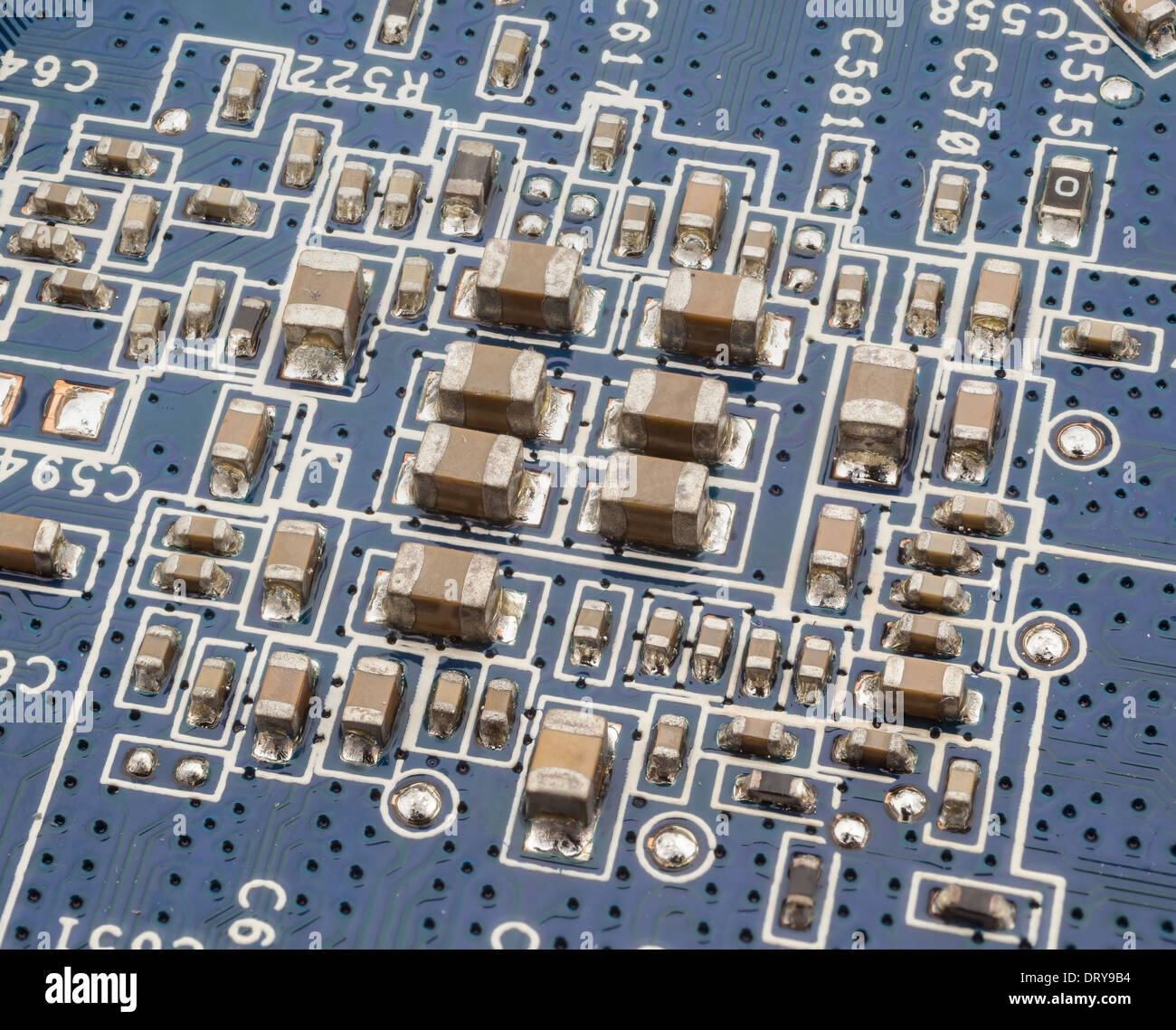I componenti elettronici sulla scheda di circuito Foto Stock