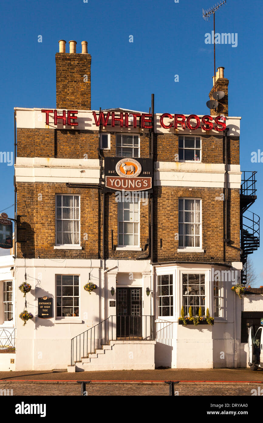 La Croce Bianca Pub su Richmond riverside,Richmond Upon Thames,Inghilterra Foto Stock