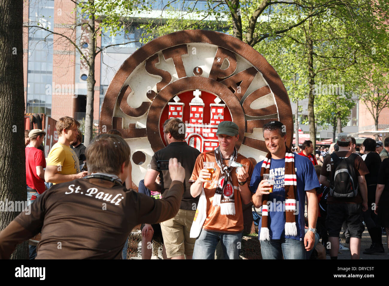 Per gli appassionati di calcio da FC St Pauli Amburgo a Millerntor Stadium nel 2011, FC St Pauli, Amburgo, Germania, Europa Foto Stock