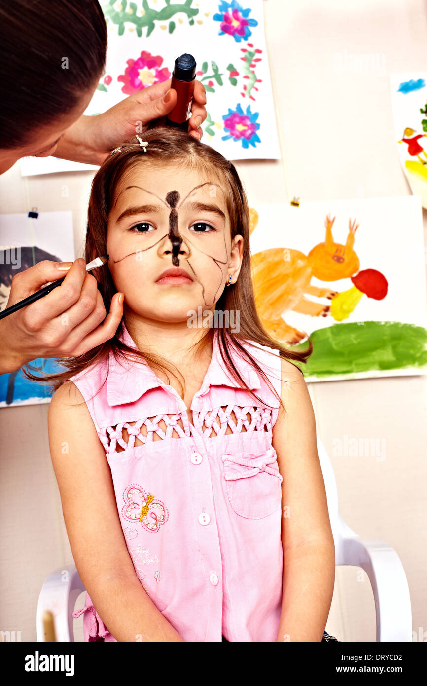 Bambino preschooler con face painting. Foto Stock