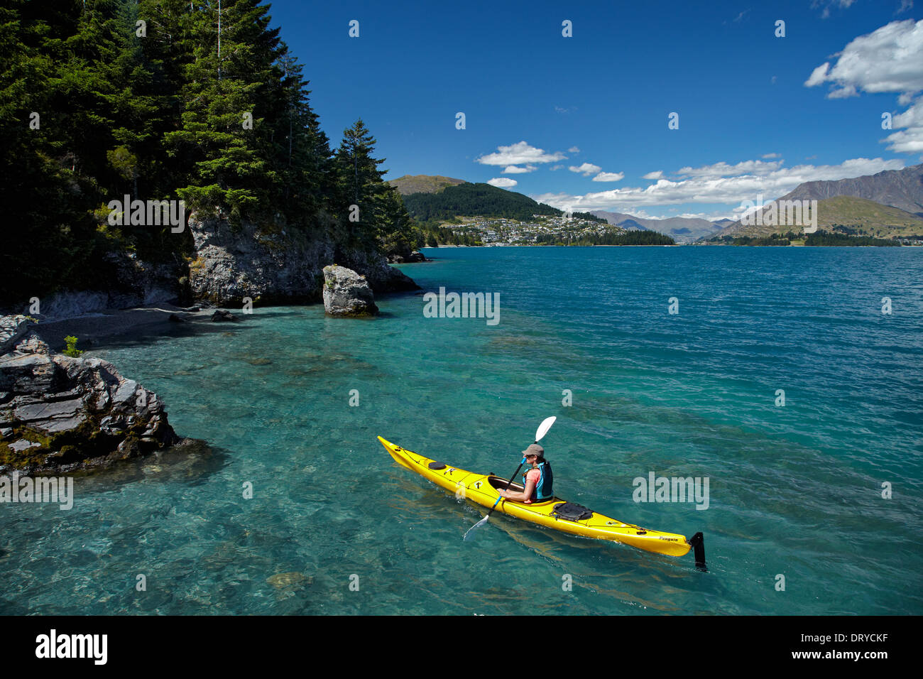 Kayak, Sunshine Bay, sul lago Wakatipu, Queenstown, Otago, Isola del Sud, Nuova Zelanda Foto Stock