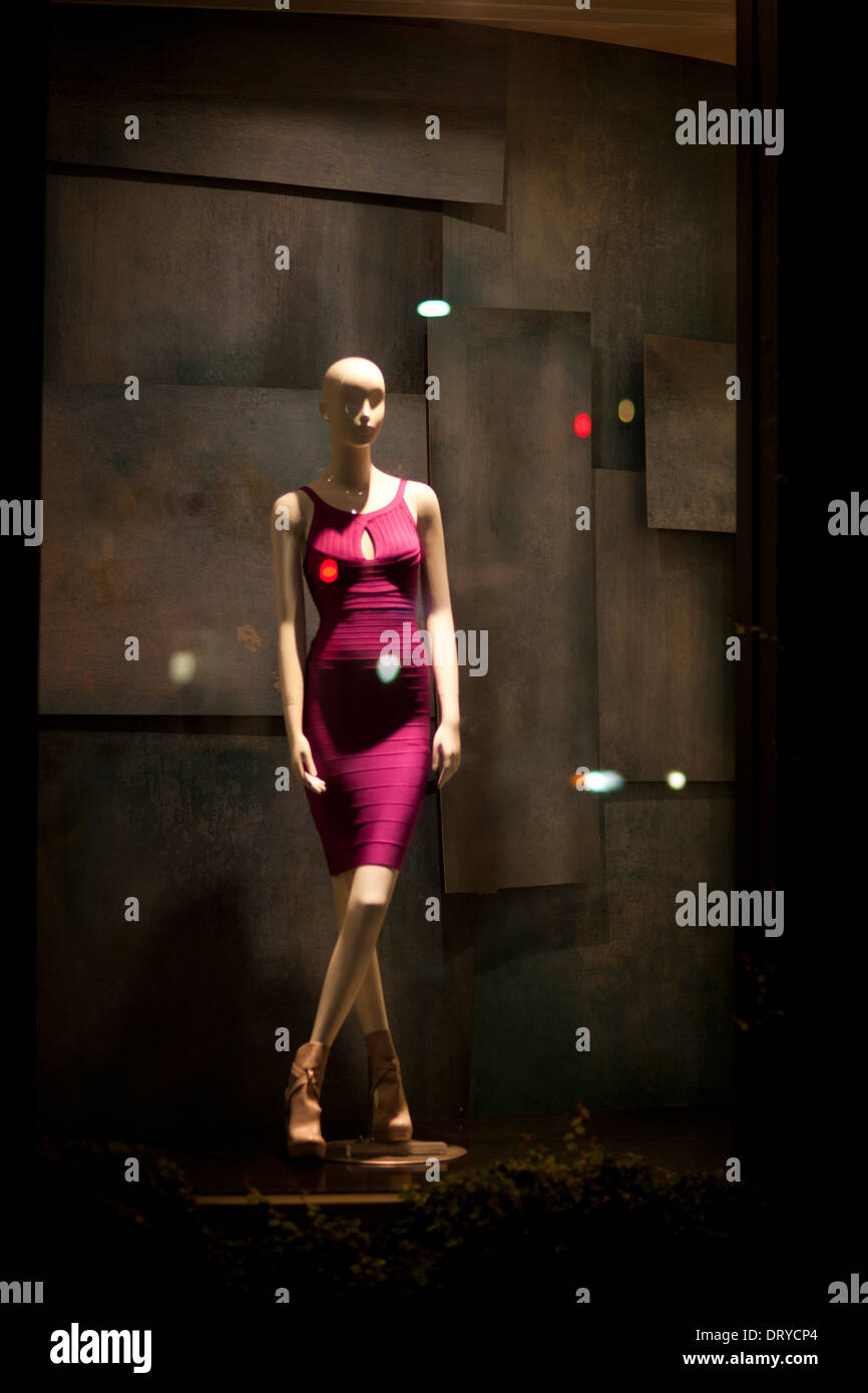 Manichini in store in windows, Melrose Avenue, Los Angeles, California, Stati Uniti d'America Foto Stock