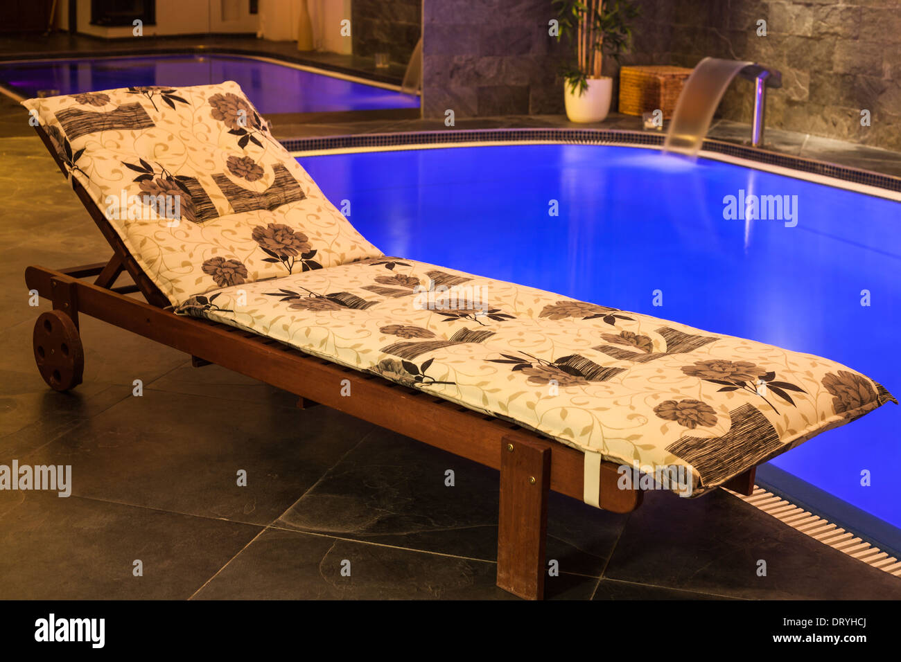 Interno del benessere e piscina termale. Foto Stock