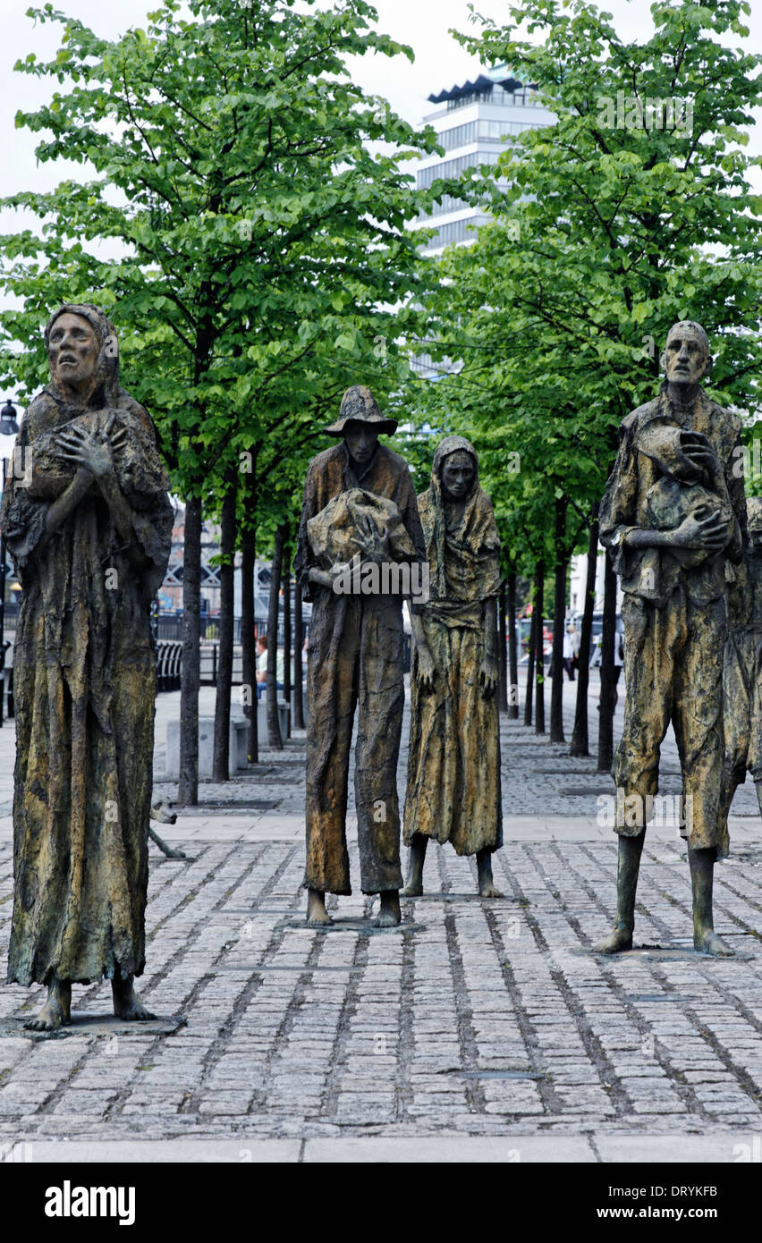 La carestia memorial statue in Dublin Docklands, Irlanda Foto Stock