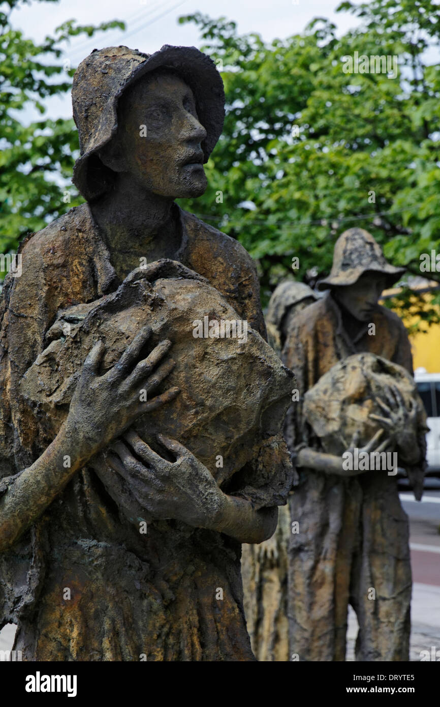 La carestia memorial statue in Dublin Docklands, Irlanda Foto Stock