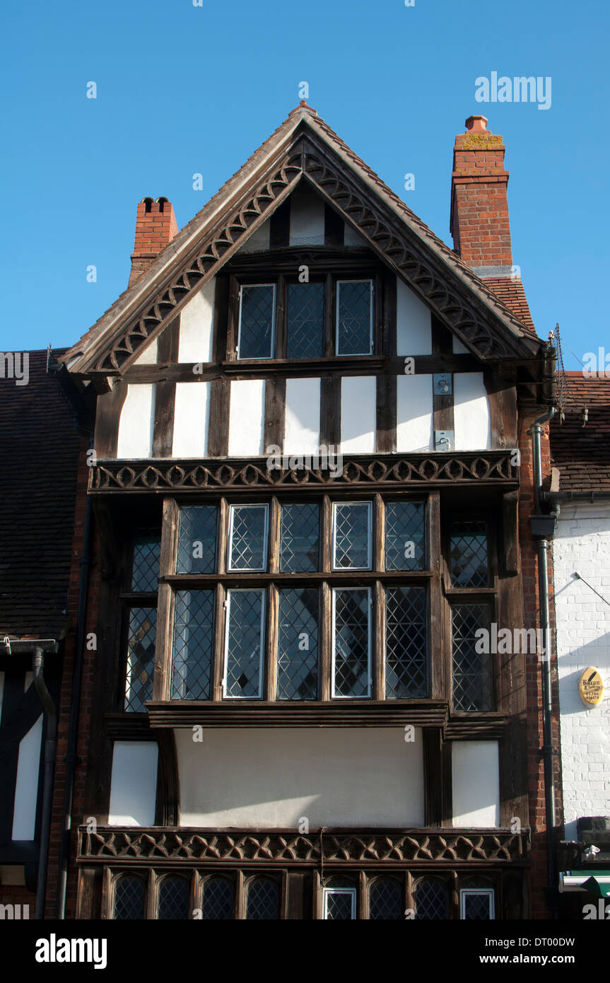 Metà-edificio con travi di legno a Henley Street, Stratford-upon-Avon, Regno Unito Foto Stock