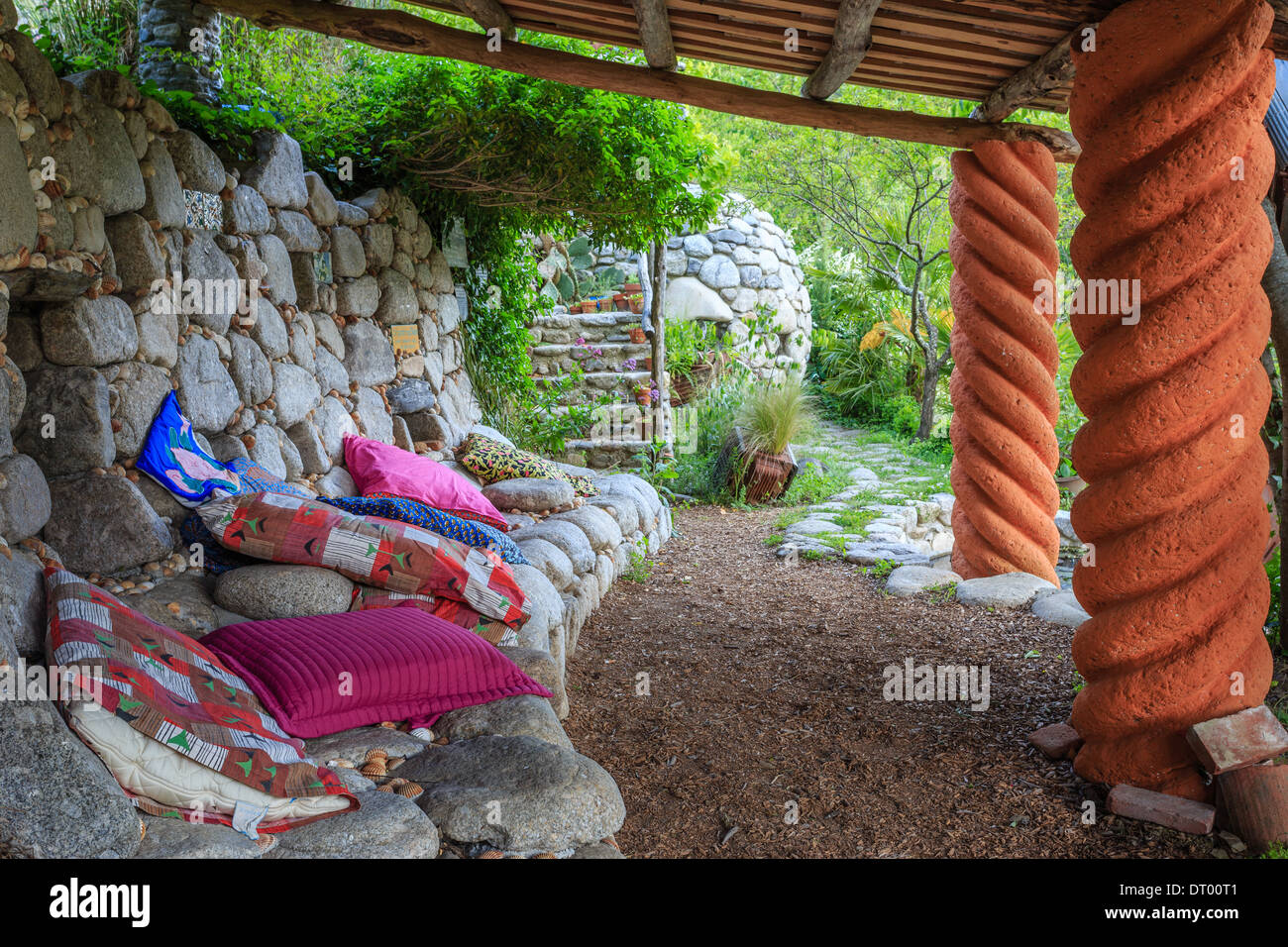 Francia, Jardin des Sambucs, area riposo (menzione obbligatoria del giardino del nome e nessuna pubblicità) Foto Stock