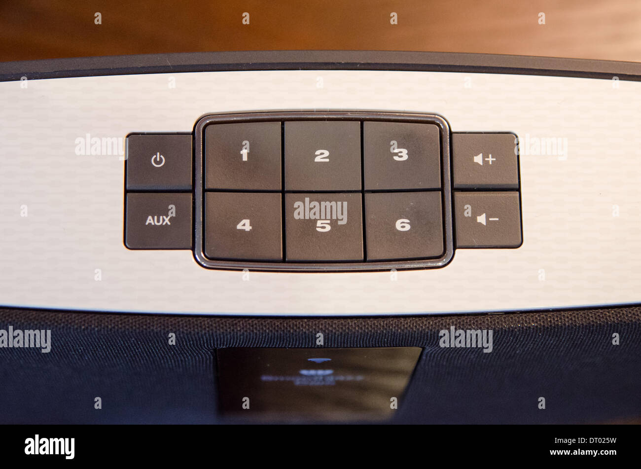 Vista dall'alto di Bose SoundTouch music system. Sei pulsanti preimpostati consentono le casse senza fili per riprodurre preferiti utente anche quando il computer è spento. Ottobre 2013 Foto Stock