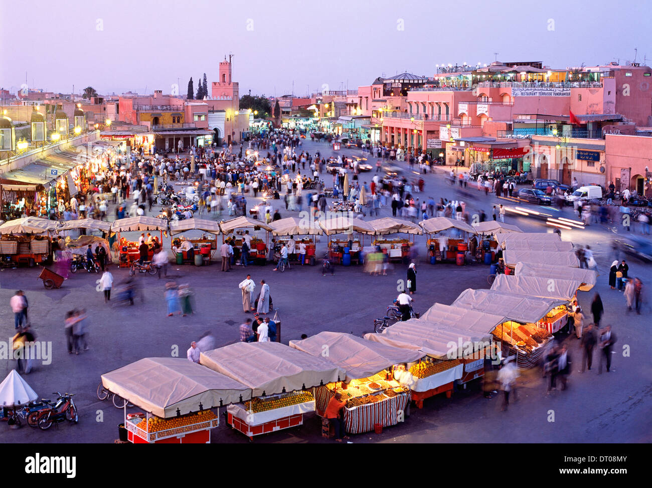 Piazza Djemaa El Fna marrakech marocco Africa del Nord Foto Stock