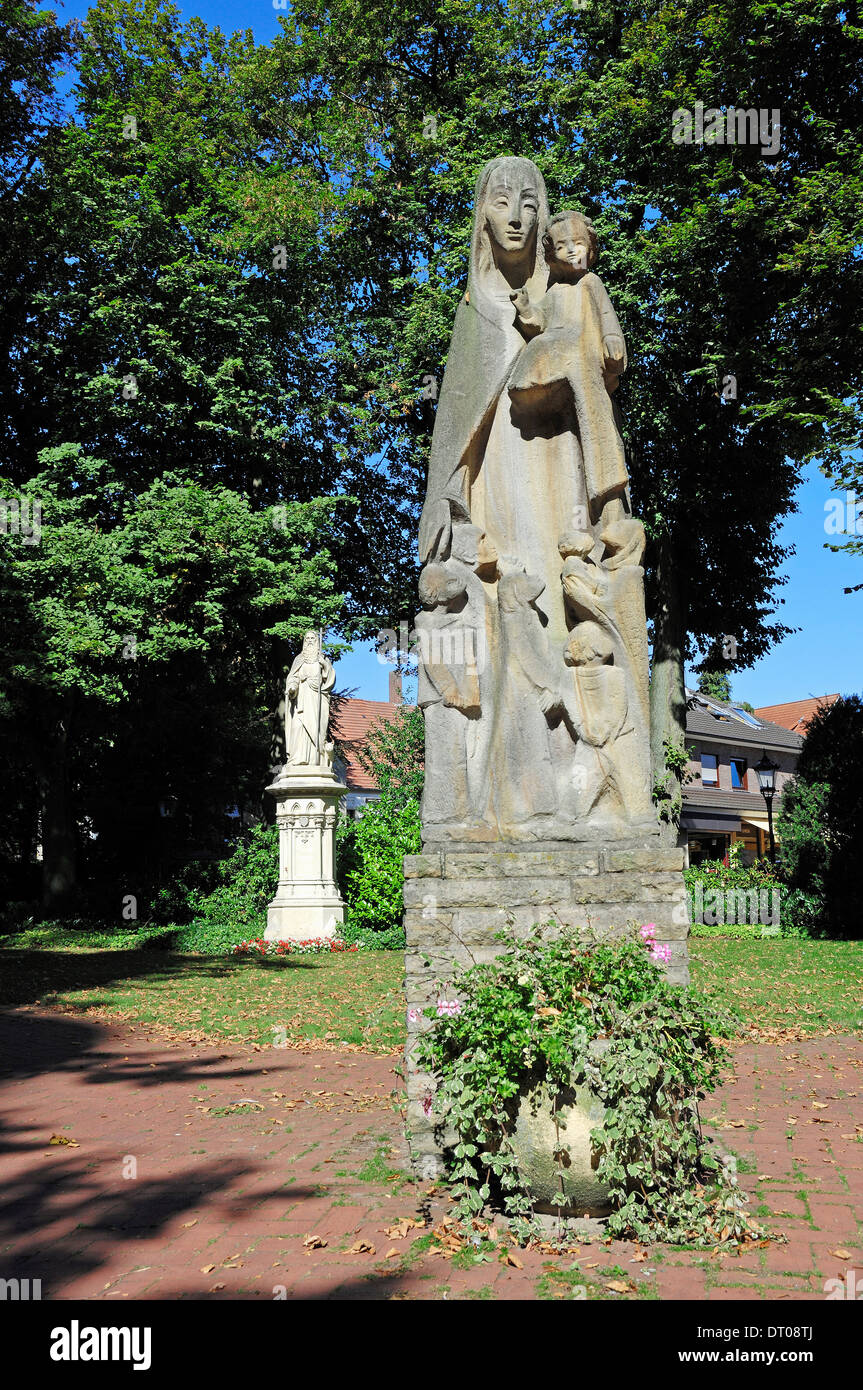 Statua di chiesa San Martinus, Nottuln, Munsterland, Nord Reno-Westfalia, Germania Foto Stock