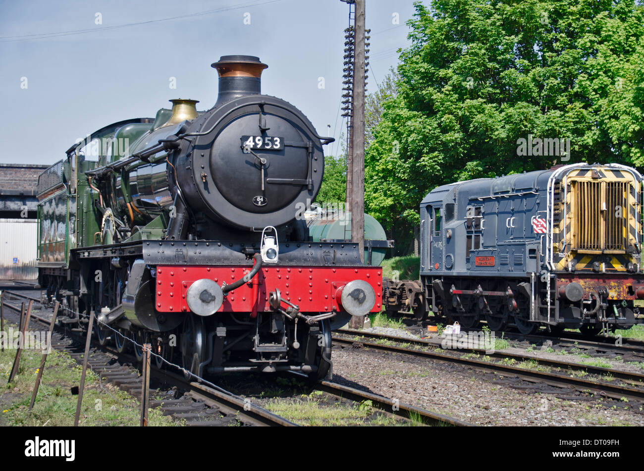 Locomotiva 4943 Pitchford Hall in piedi fuori Loughborough stazione sul Grande Stazione Centrale Ferroviaria nel Leicestershire, Inghilterra Foto Stock