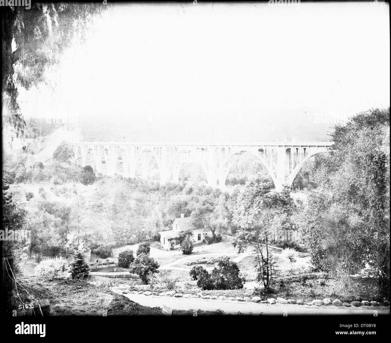 Colorado Street Bridge, guardando verso nord-ovest, Pasadena, ca.1915-1920 Foto Stock