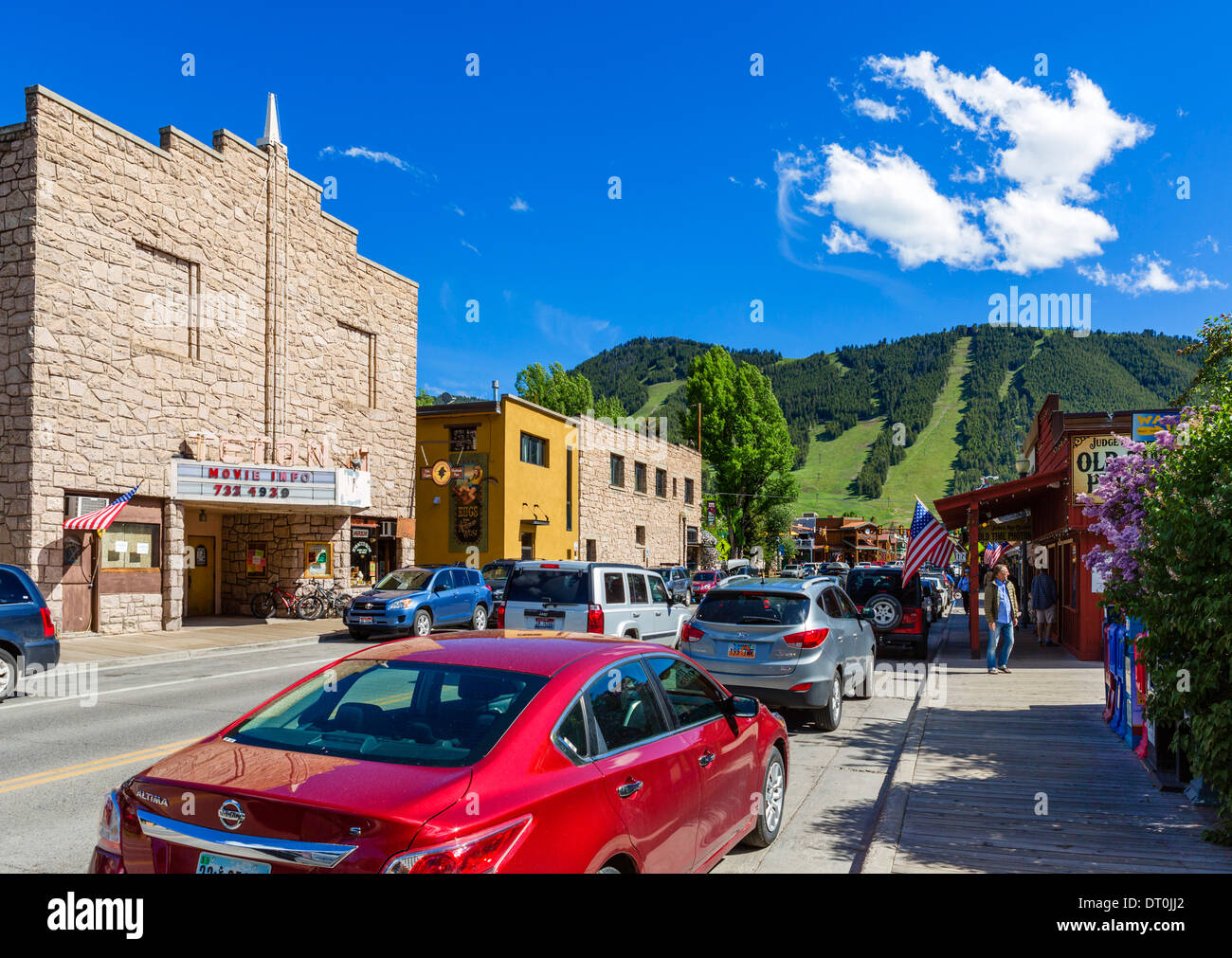 A nord di Cache Street nel centro cittadino di Jackson, Wyoming USA Foto Stock