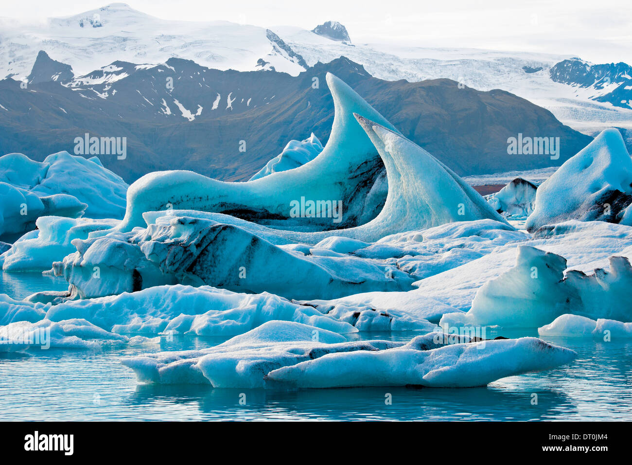 Ad onda Iceberg di Jokulsarlon Foto Stock
