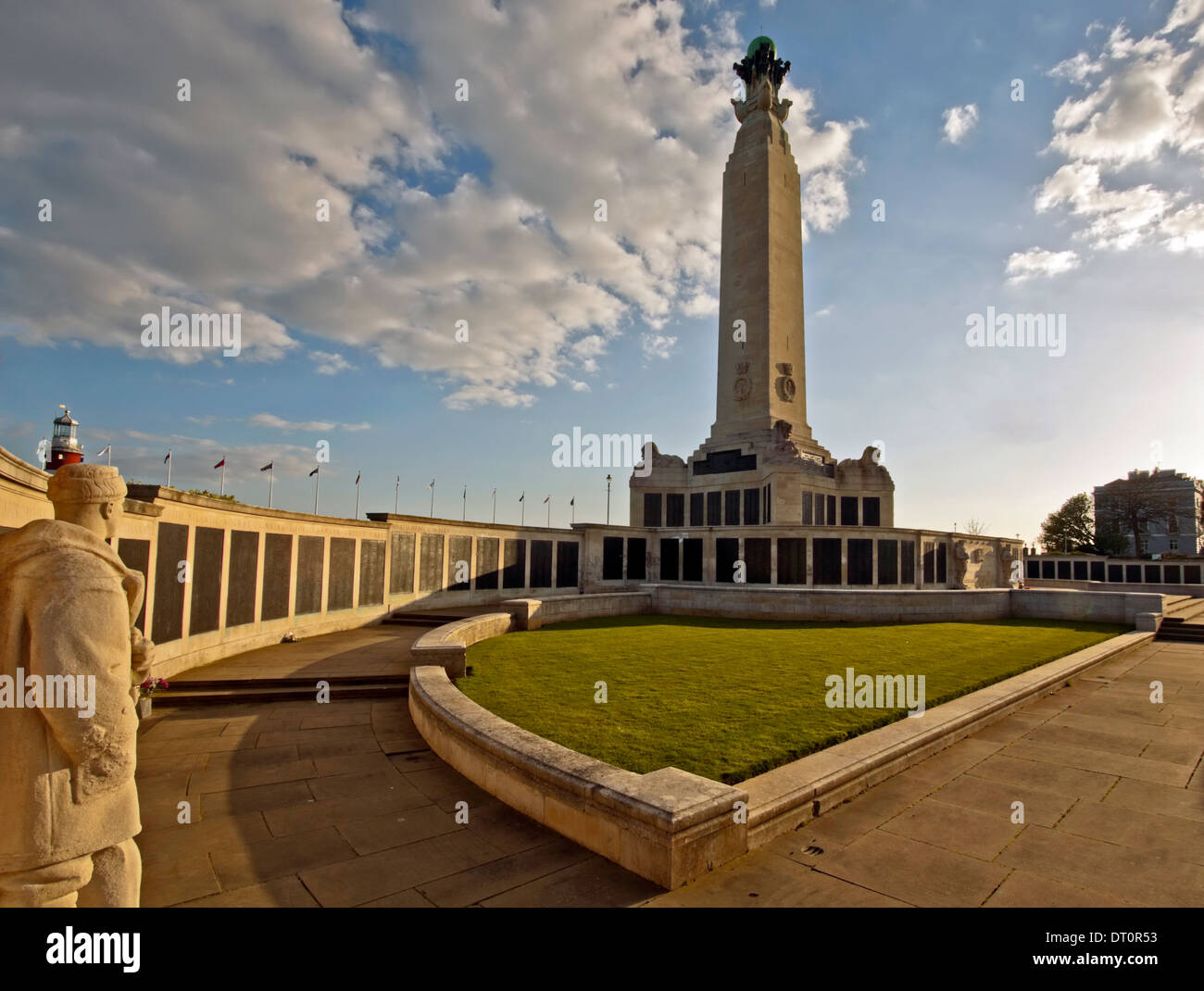 Plymouth, Devon, Inghilterra: Marina Memoriale di guerra su Plymouth Hoe per quelli persi in mare in entrambe le guerre mondiali. Foto Stock