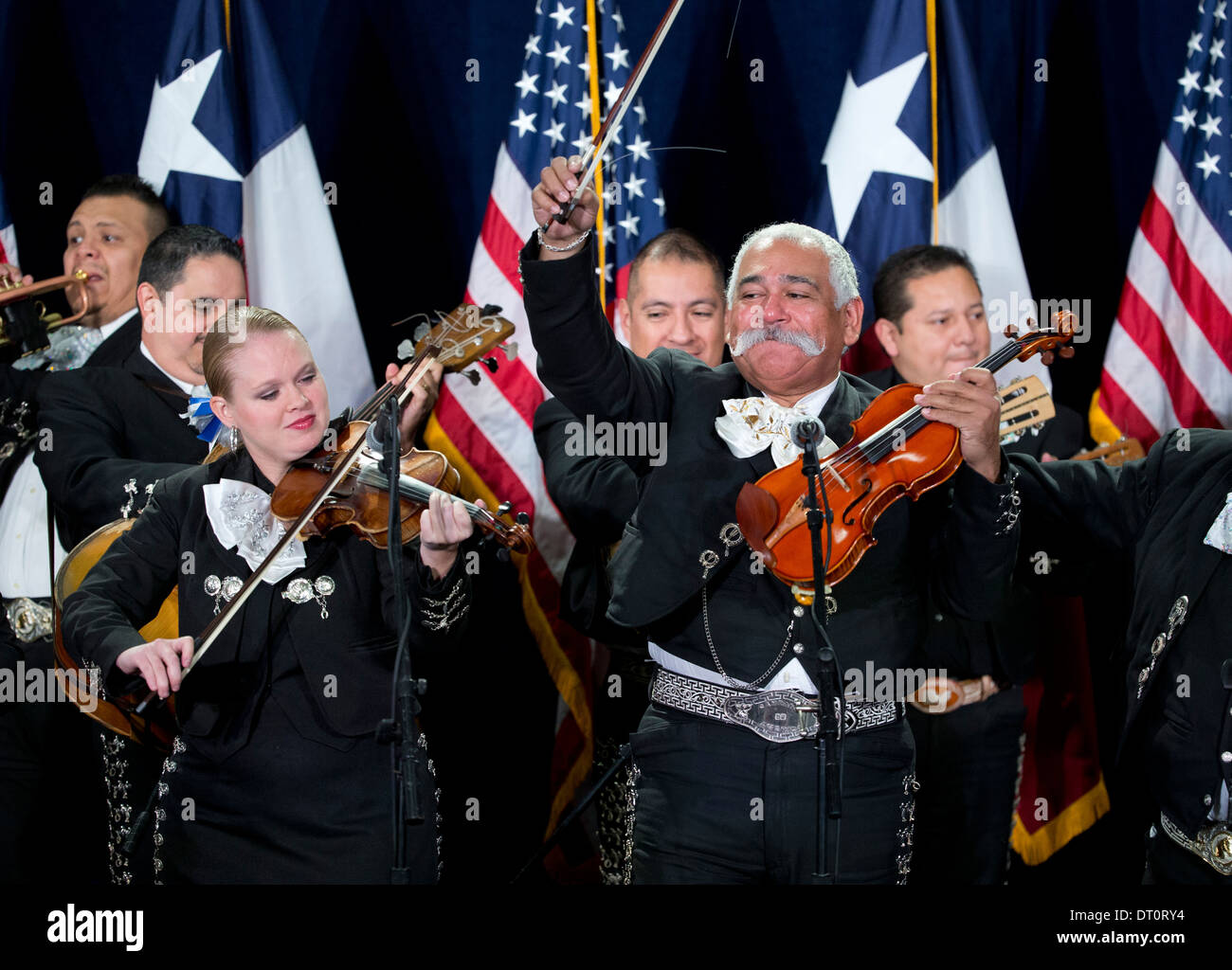 Mariachi band suona sul palco a una politica dei rally in San Antonio, Texas. Foto Stock