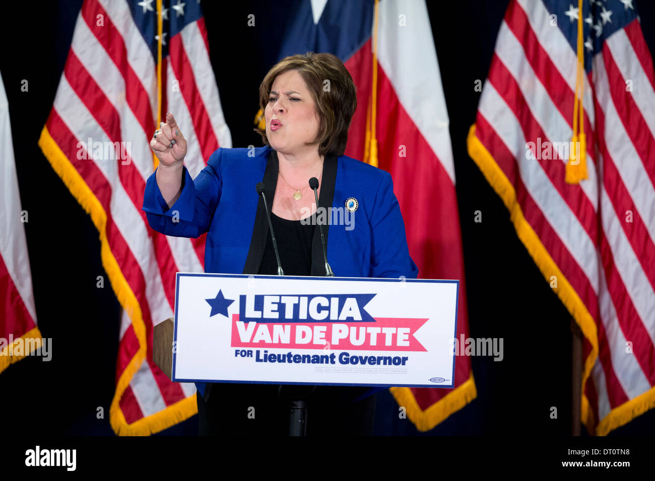 Texas stato democratico Sen. Leticia Van de Putte annuncia verranno eseguite per il luogotenente governatore in un rally in San Antonio Foto Stock
