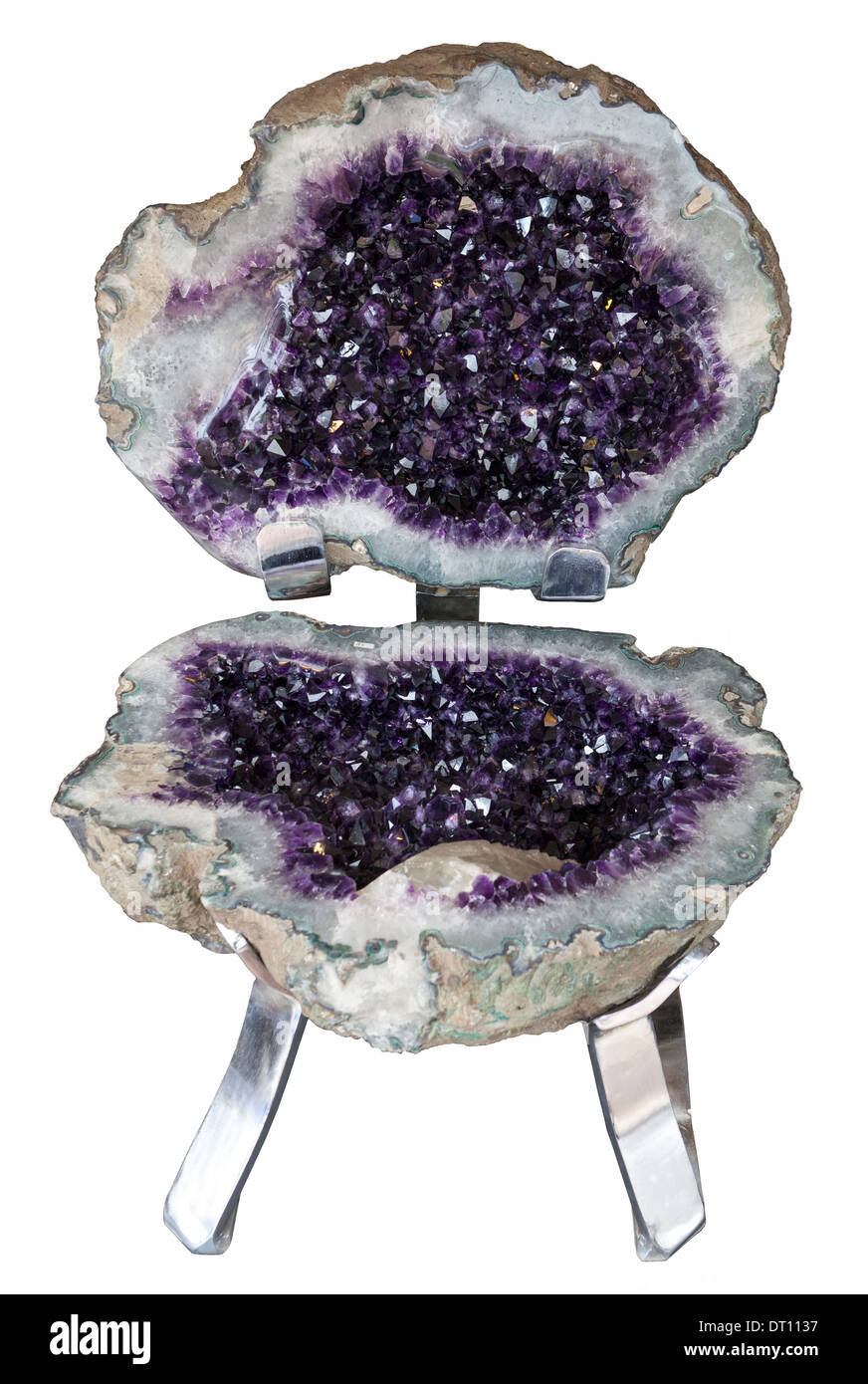 L'ametista è una forma viola di quarzo spesso usato in gioielleria. Foto Stock
